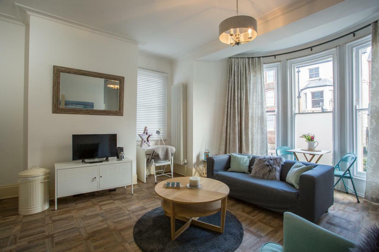 Stylish Apartment Close To Gloucester Quays & Docks エクステリア 写真
