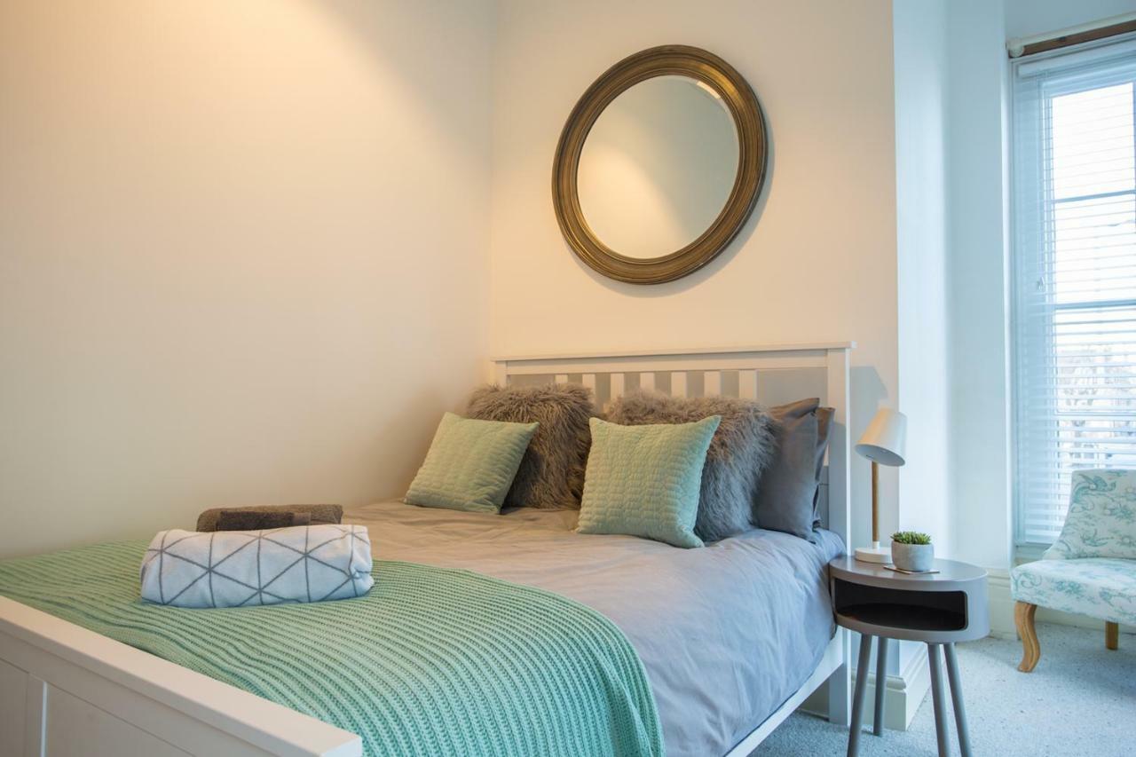Stylish Apartment Close To Gloucester Quays & Docks エクステリア 写真